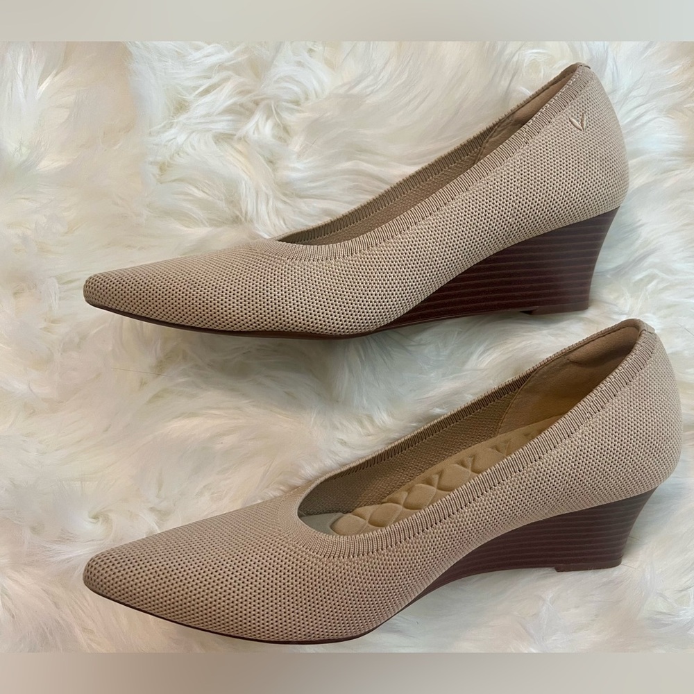 VIVAIA Women's Pointed Wedge Flats in Beige - Picture 2 of 5